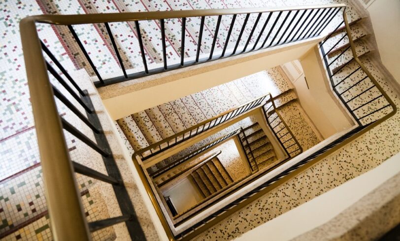 Entryway, apartment stairwells, fire codes, fire safety, regulations, Missouri regulations